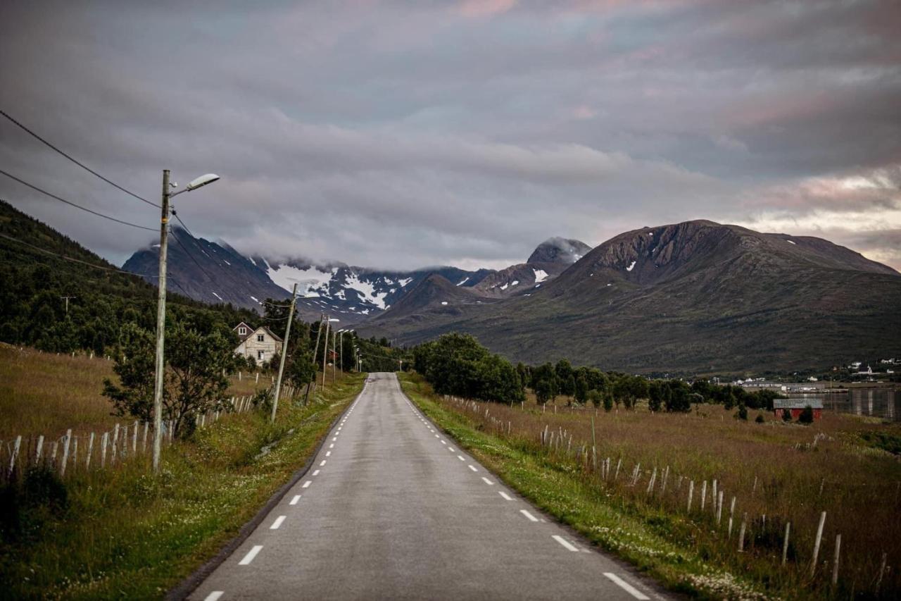 Vila Hos Laura & Valdemar Nord-Lenangen Exteriér fotografie