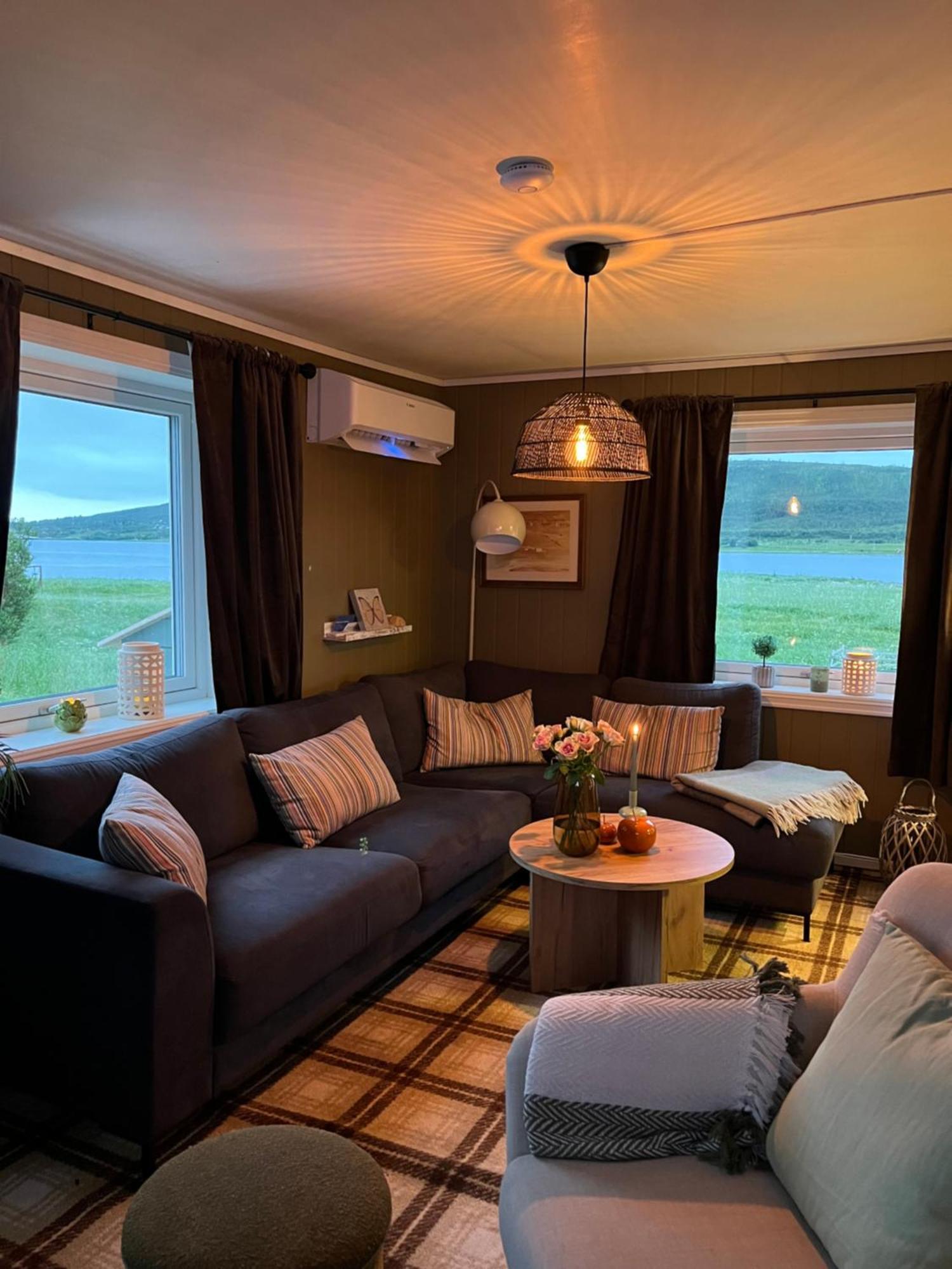 Vila Hos Laura & Valdemar Nord-Lenangen Exteriér fotografie
