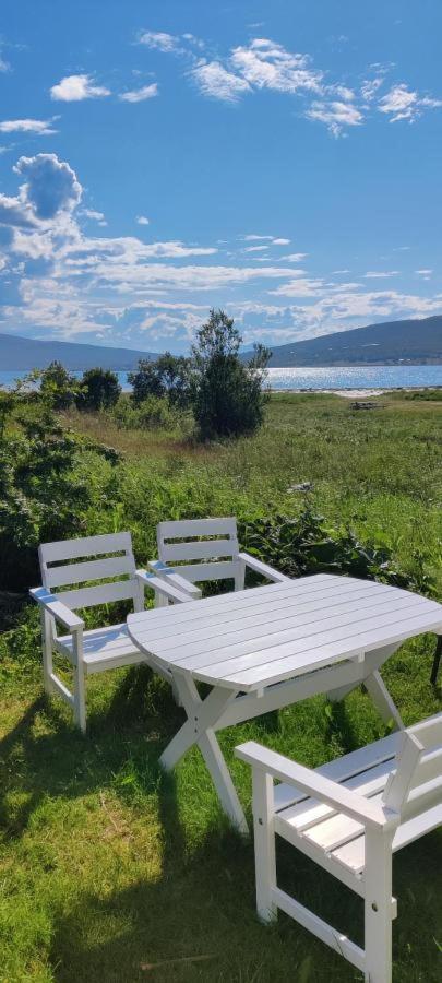 Vila Hos Laura & Valdemar Nord-Lenangen Exteriér fotografie